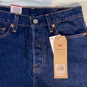 Never worn Levi’s wedgie fit jeans